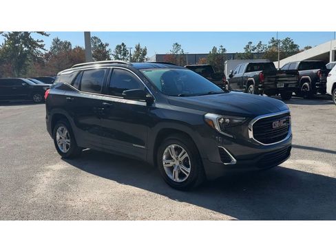 Certified 2018 GMC Terrain SLE w/ Driver Convenience Package image 2