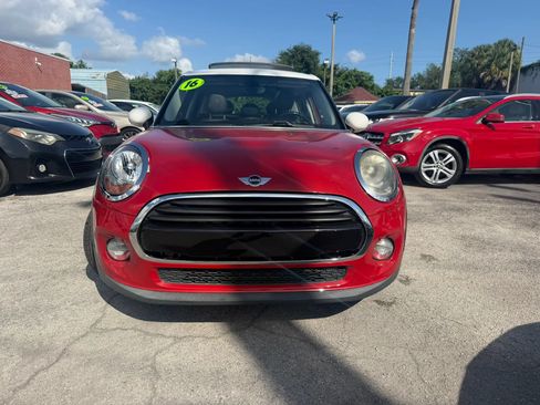 Used 2016 MINI Cooper 4-Door Hardtop w/ Media Package FWD image 2