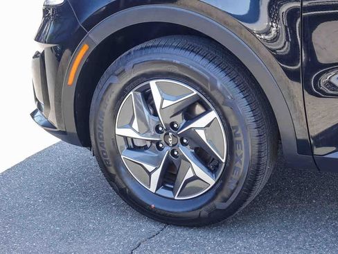 Certified 2023 Kia Sorento EX FWD image 7