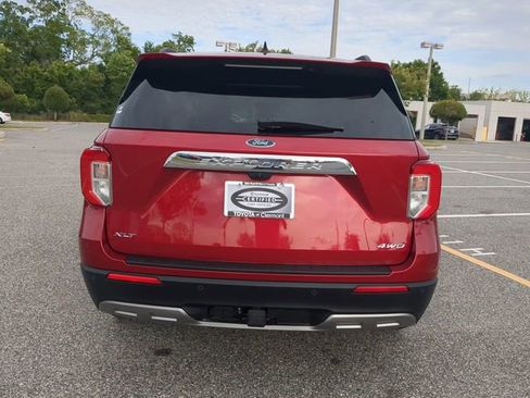 Used 2021 Ford Explorer XLT w/ Equipment Group 202A AWD/4WD image 5