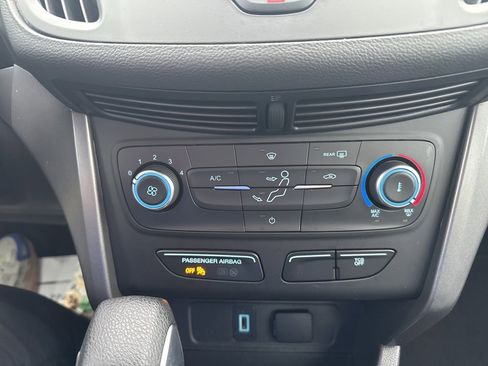 Used 2019 Ford Escape S image 32