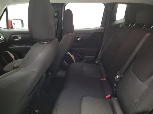 Used 2016 Jeep Renegade Latitude image 18