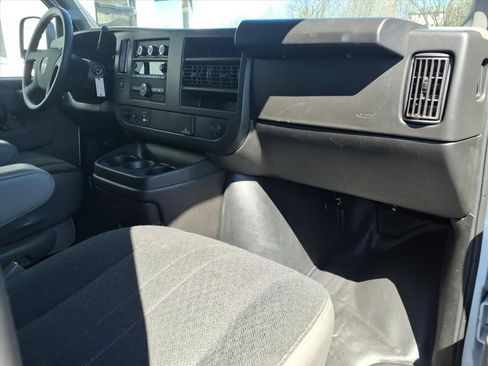 Used 2024 GMC Savana 2500 w/ Driver Convenience Package image 10