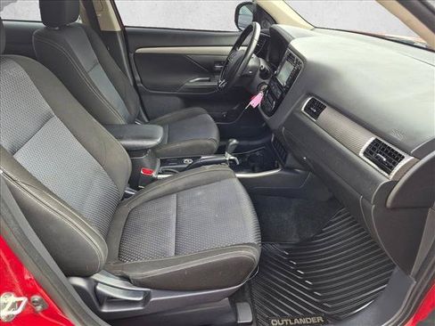 Used 2017 Mitsubishi Outlander ES AWD/4WD image 20