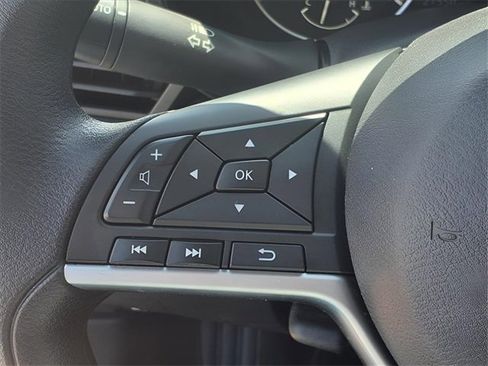 Used 2024 Nissan Altima 2.5 SV image 14