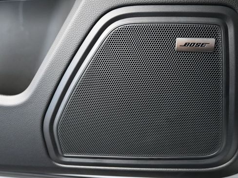 Certified 2026 Porsche Macan image 17