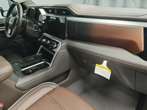 New 2026 GMC Sierra 2500 Denali w/ Denali Reserve Package image 8