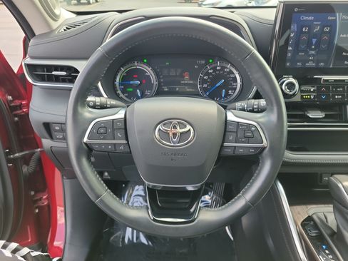 Used 2020 Toyota Highlander Platinum AWD/4WD image 21