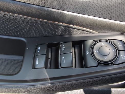 Used 2018 Chevrolet Traverse Premier AWD/4WD image 17