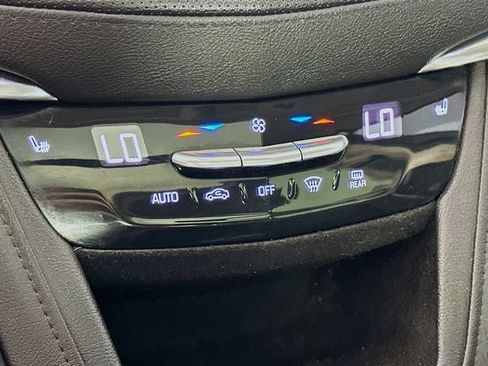 Used 2018 Cadillac XT5 Luxury w/ LPO, Black Ice Package AWD/4WD image 22