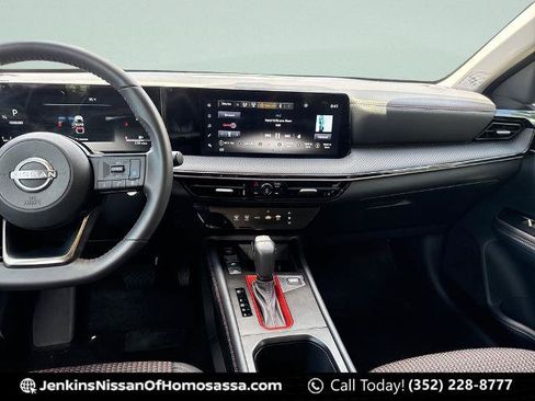 Certified 2025 Nissan Kicks SR FWD image 24