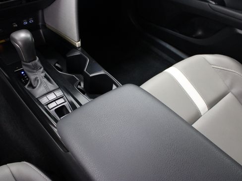 Used 2026 Toyota Camry SE w/ Convenience Package FWD image 17