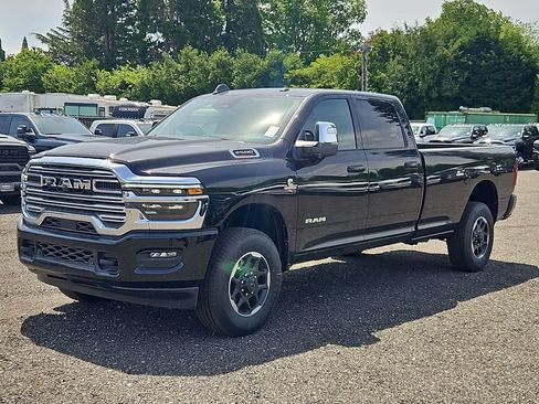 New 2026 RAM 2500 Laramie AWD/4WD image 3