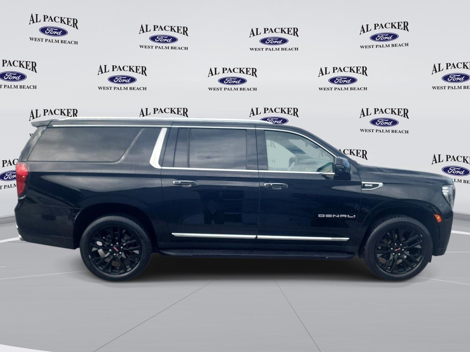 Used 2024 GMC Yukon XL Denali AWD/4WD image 6
