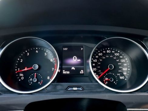 Used 2021 Volkswagen Tiguan S image 6