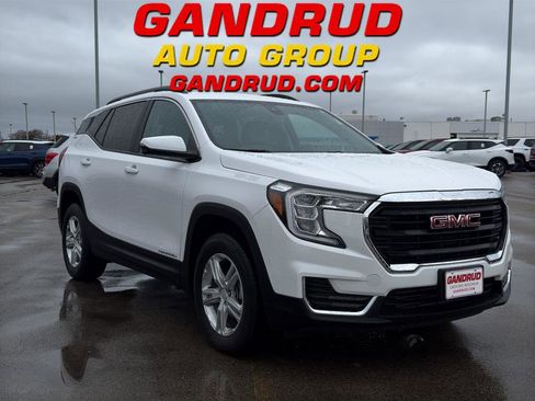 Used 2023 GMC Terrain SLE w/ Driver Convenience Package image 1