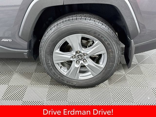 Certified 2025 Toyota RAV4 LE AWD/4WD image 4