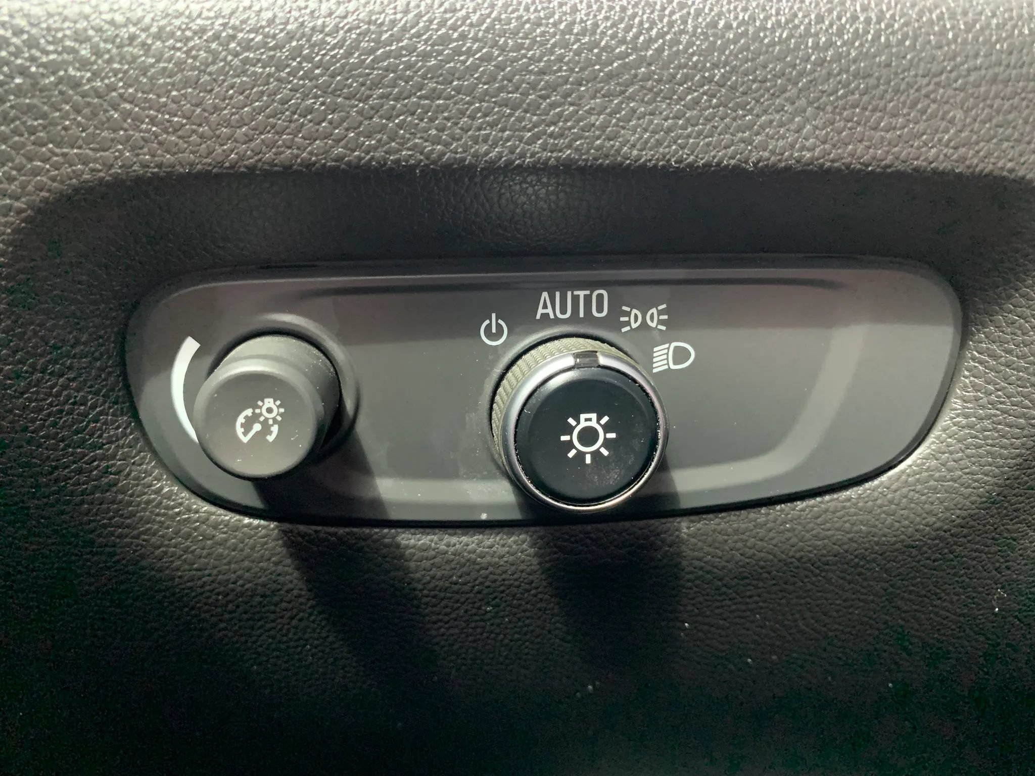 Used 2020 Chevrolet Traverse LS AWD/4WD image 18