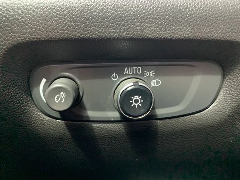 Used 2020 Chevrolet Traverse LS AWD/4WD image 18