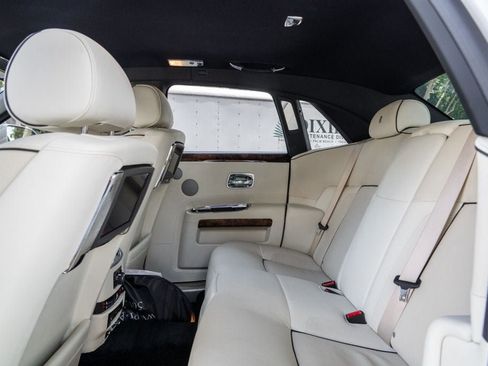 Used 2013 Rolls-Royce Ghost RWD image 21