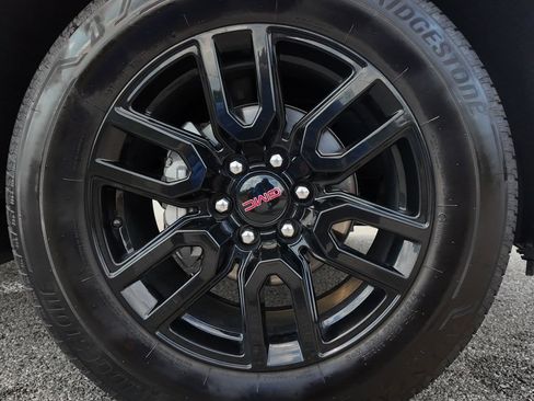 Used 2024 GMC Sierra 1500 Elevation image 37