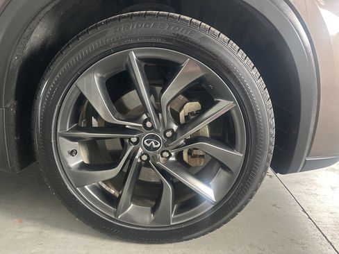 Certified 2019 INFINITI QX50 Essential w/ Sensory Package image 4