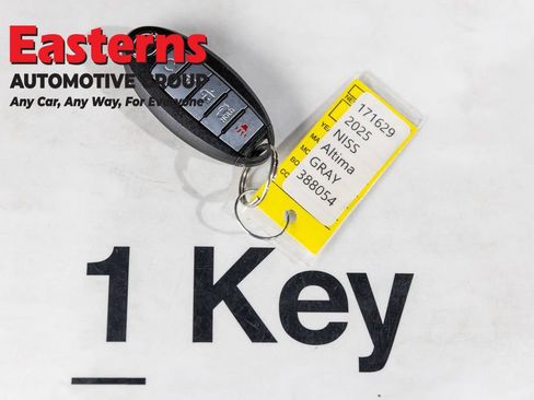 Used 2025 Nissan Altima 2.5 SV FWD image 25