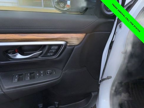 Used 2018 Honda CR-V Touring image 11