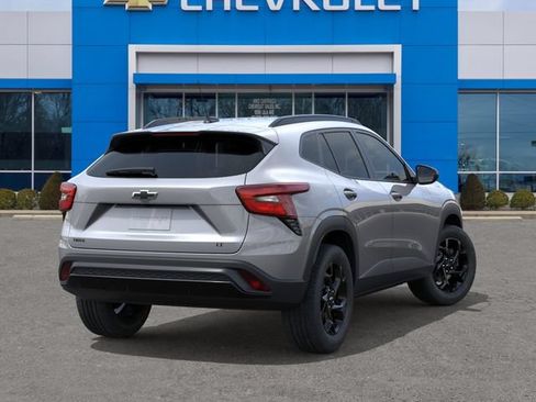 New 2026 Chevrolet Trax LT w/ Driver Confidence Package FWD image 4