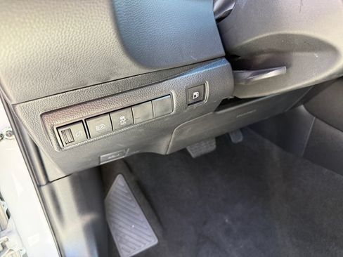 Certified 2025 Toyota Corolla SE FWD image 27