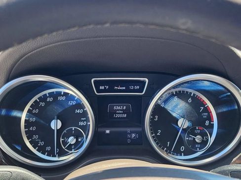Used 2013 Mercedes-Benz GL 450 4MATIC image 24