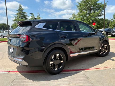 Used 2026 Kia Sportage LX FWD image 6