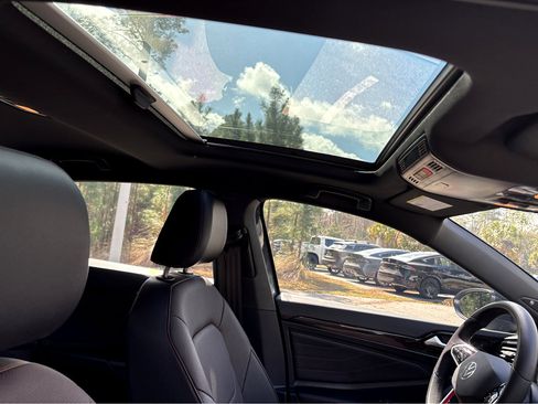 Used 2022 Volkswagen Jetta GLI Autobahn image 10