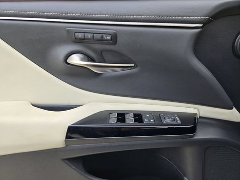 Used 2024 Lexus ES 350 w/ Premium Package FWD image 14