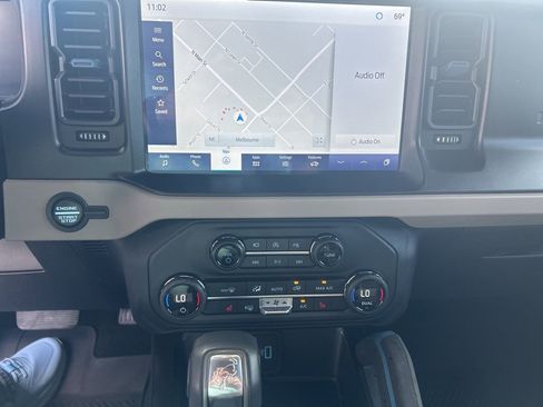 Used 2023 Ford Bronco Wildtrak image 16