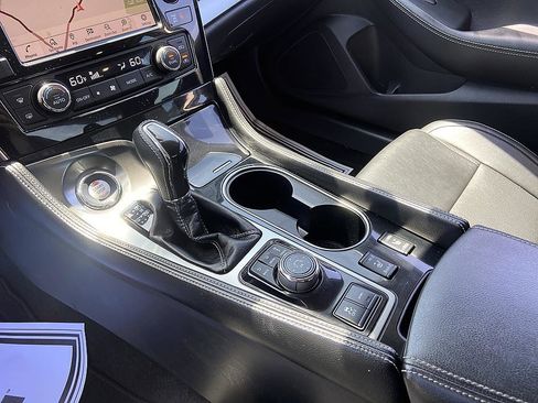 Used 2020 Nissan Maxima 3.5 SV w/ Floor Mat Group FWD image 17