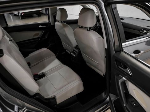 Used 2018 Volkswagen Tiguan SE image 37
