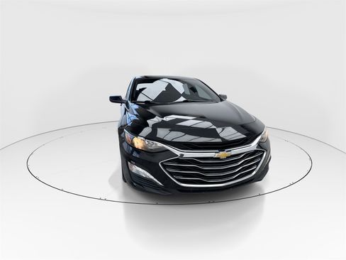 Used 2020 Chevrolet Malibu LT image 3