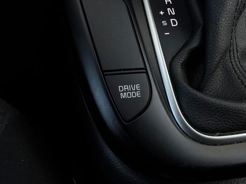 Used 2025 Kia Soul LX w/ LX Technology Package FWD image 21
