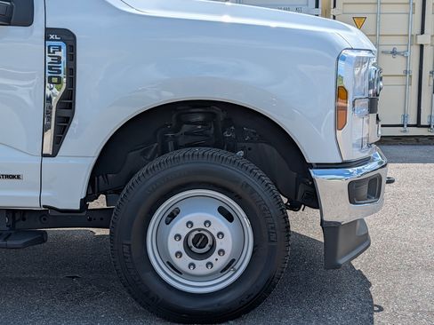 New 2025 Ford F350 XL w/ XL Chrome Package AWD/4WD image 11