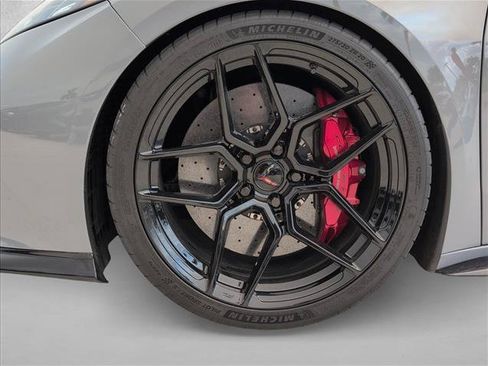 Used 2024 Chevrolet Corvette Z06 RWD image 23