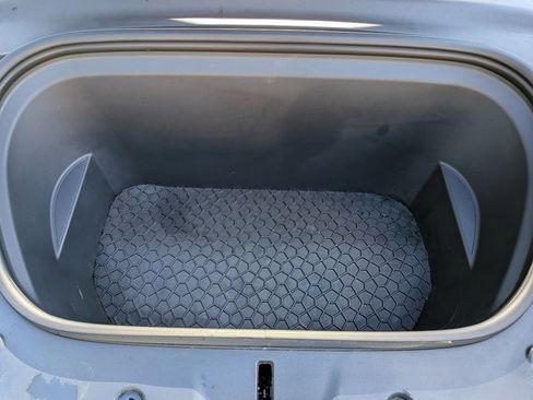 Used 2021 Tesla Model Y Performance image 23