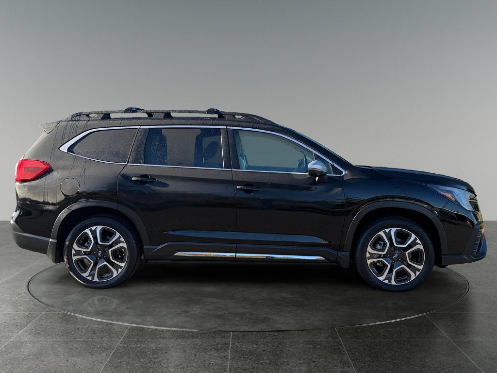 Used 2023 Subaru Ascent Limited w/ Technology Package AWD/4WD image 11