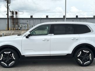 Used 2024 Kia Telluride EX w/ EX Captain's Chair Package FWD video 2