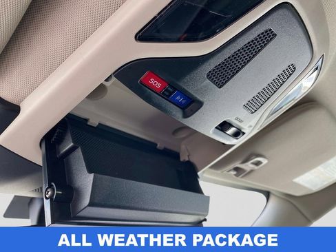 Used 2025 Subaru Outback Premium image 30