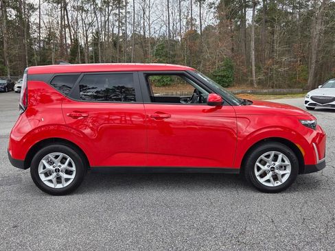 Used 2025 Kia Soul LX w/ LX Technology Package FWD image 13