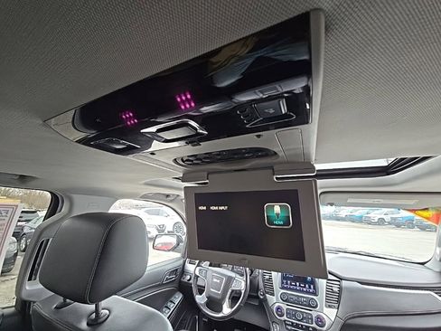 Used 2017 GMC Yukon XL SLT w/ Open Road Package image 30
