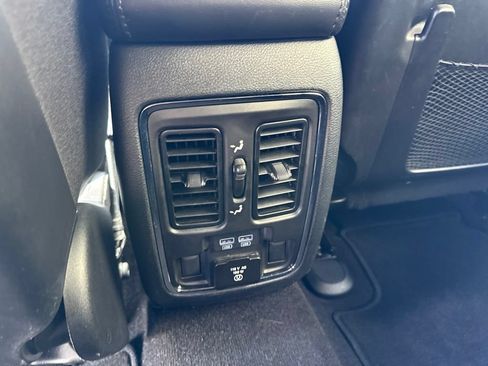Used 2022 Jeep Grand Cherokee Limited RWD image 15