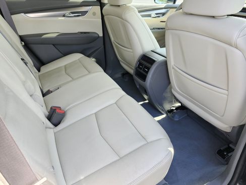 Used 2017 Cadillac XT5 Luxury w/ Driver Awareness Package FWD image 22