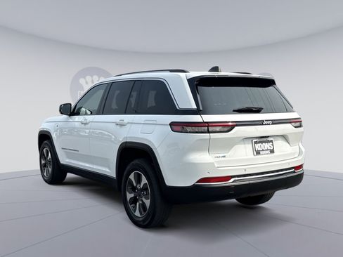 Used 2023 Jeep Grand Cherokee 4WD 4xe image 4